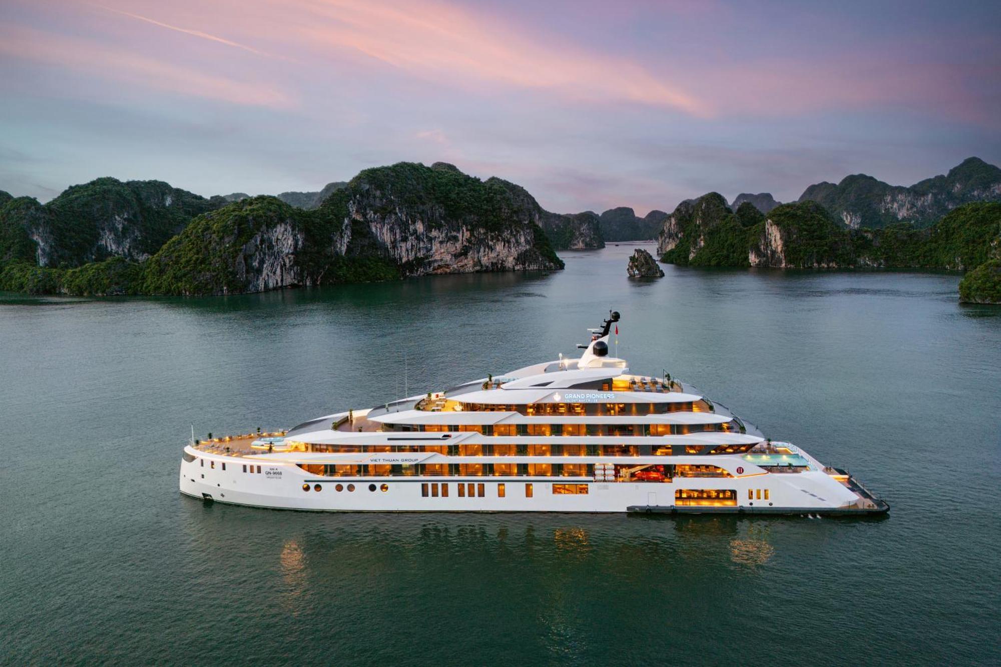 Grand Pioneers Halong Bay Cruise 1 Hotel Ha Long Eksteriør billede